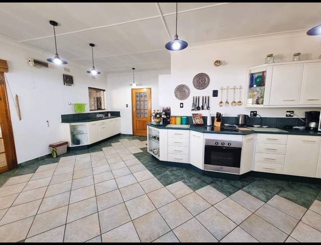 5 BEDROOM HOUSE FOR SALE IN ARCON PARK